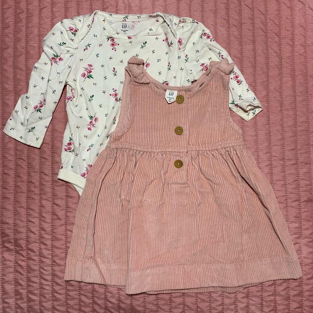 Baby Gap set - size 12-18m
